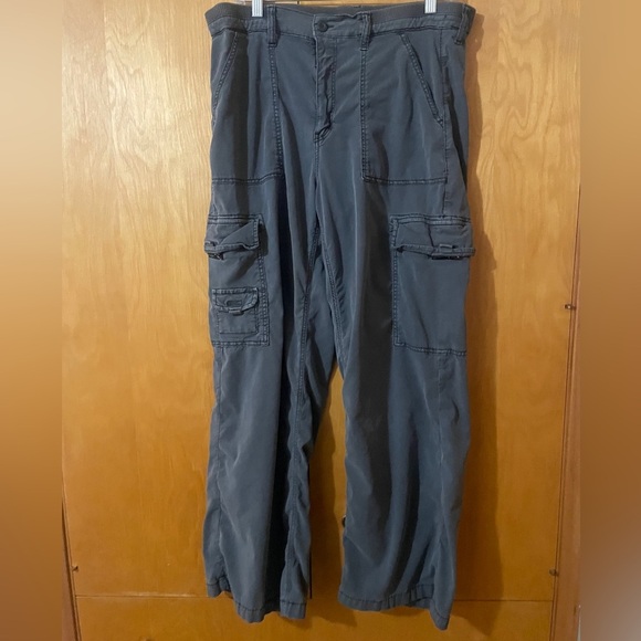American Eagle (Size 12) Utilitarian Streetwear Grunge Khaki Cargo Pants - Picture 4 of 15